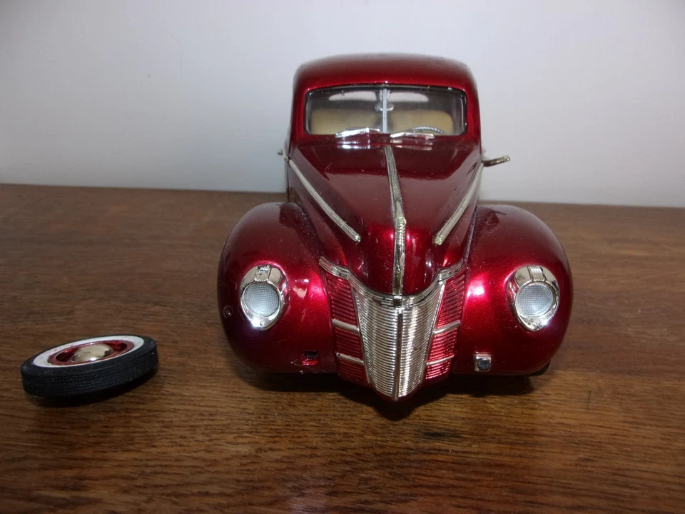 Épave 1/18 1/18eme MotorMax Motor Max Ford Sedan 1940 voiture auto model car - Photo 4/4