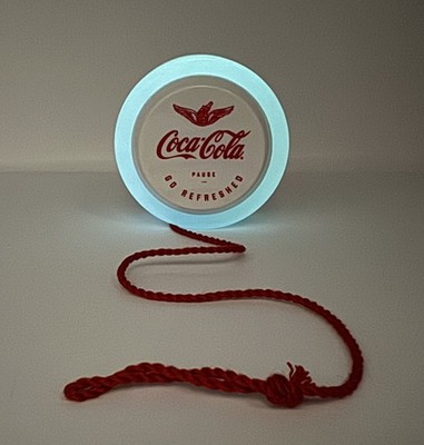 NEU Offizielle Coca-Cola Yo-Yo - Glow Collection - 'Go Refreshed' + Ständer.