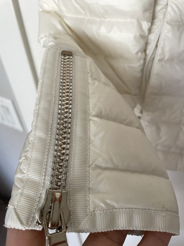 VGC Moncler Jackets & Coats Moncler Light Down Jacket In White SZ s $995 - Picture 6 of 10