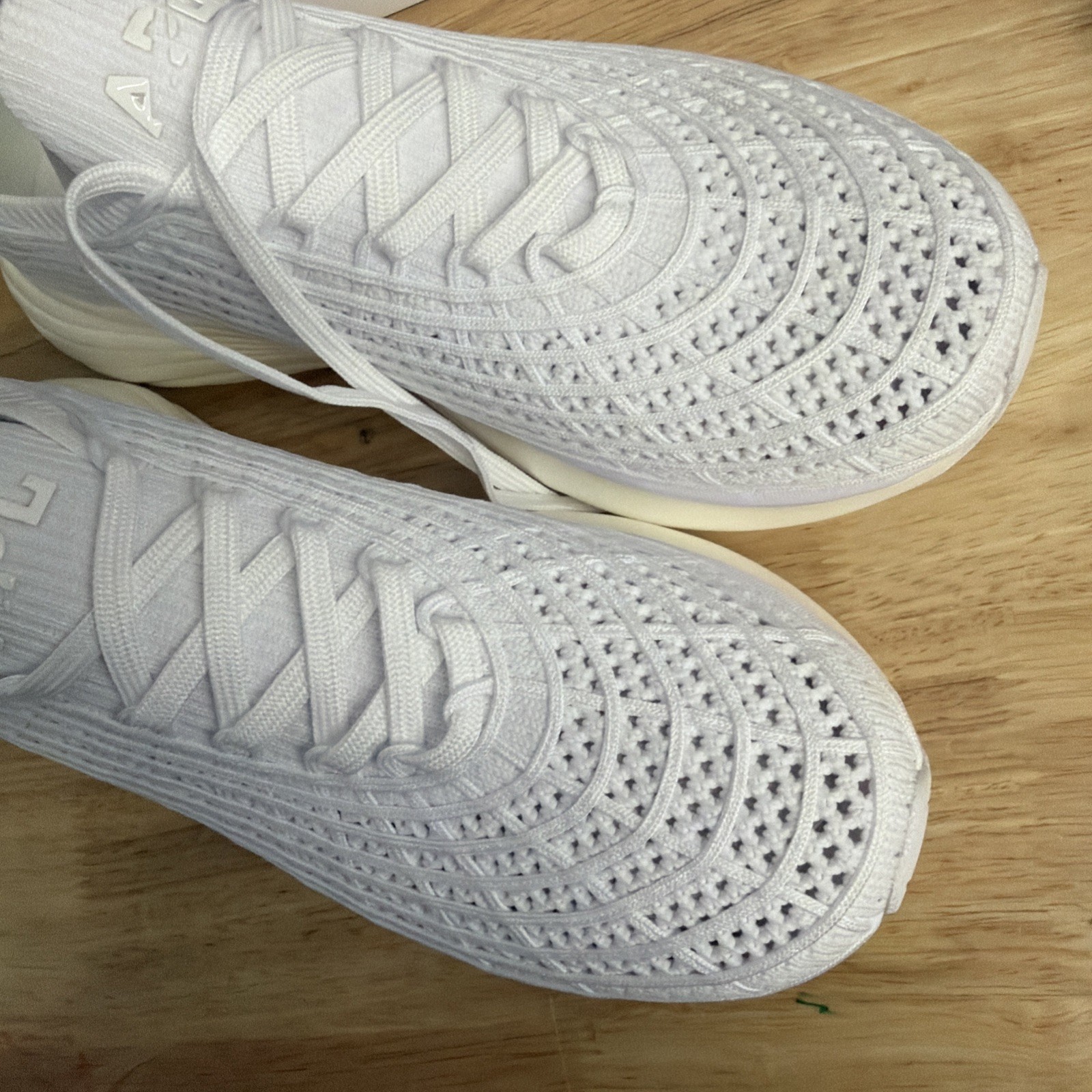 Athletic Propulsion Labs Women's TechLoom Zipline Size 6.5 In White image 6
