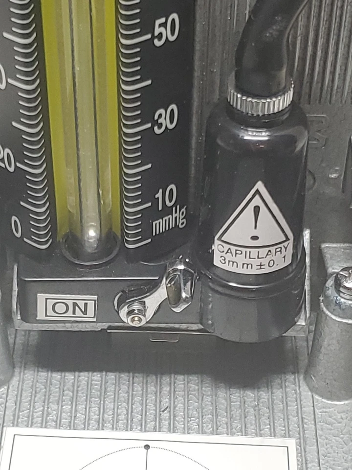 Probador de presión arterial lumiscopio esfigmomanómetro vintage en estuche metálico LEER  Foto 4 de 4