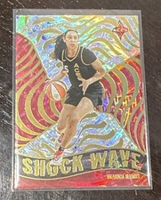 2022 Panini Revolution WNBA Shock Wave #17 Dearica Hamby Fractal