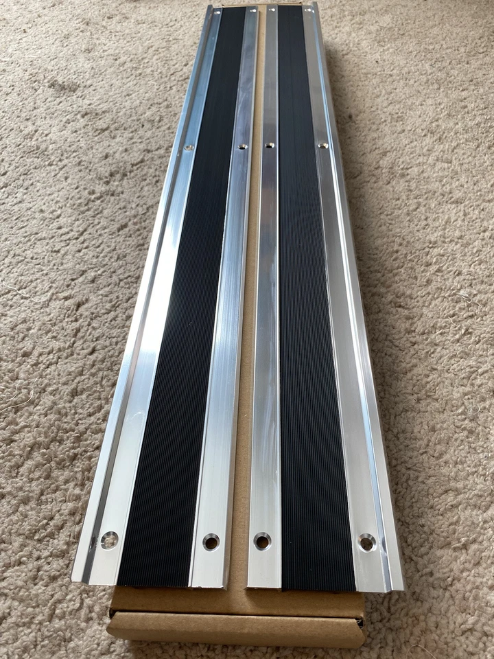 Chevrolet Corvette 1967 placas de umbral con tornillos, par oferta limitada Foto 2 de 4