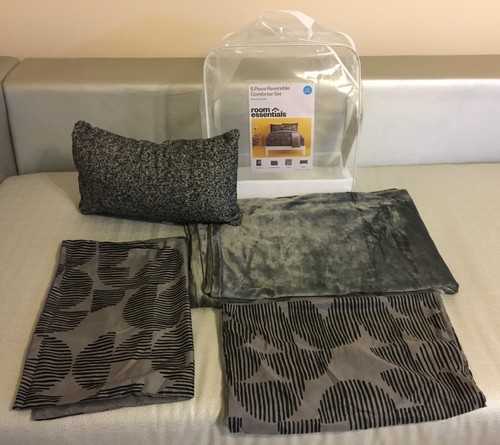 Room Essentials NEW 4 Piece Bedding Set King or Queen, 2 Shams/1 Pillow/1 Throw - Picture 12 of 12
