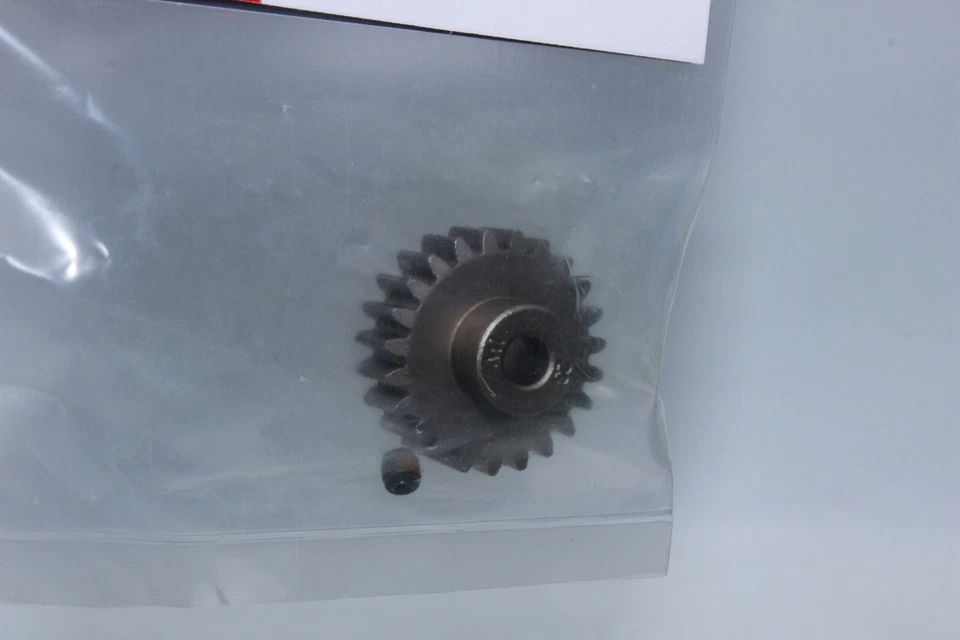 Traxxas 6717 R Red Check Rustler 4X4 Vxl + Decals With Karohalterung New IN - Image 2 of 4