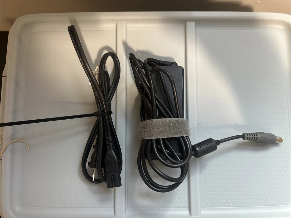 Lote de 21 Lenovo 65W Lenovo Adaptador de Corriente CA Cargador para Portátil 20V 3.25A y Cables Foto 2 de 4
