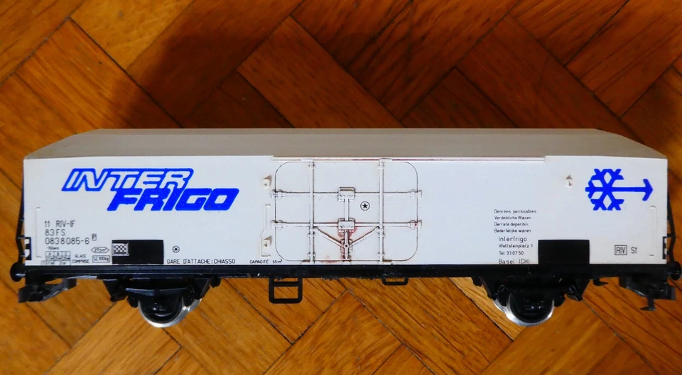 wagon de marchandises frigorifique INTERFRIGO FS patiné Rivarossi HO - Photo 2/4