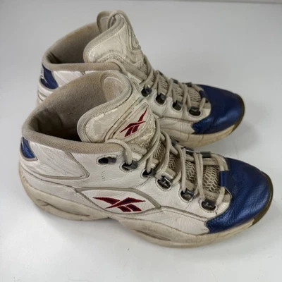 Reebok Question Mid Iverson Basket Chaussures Homme Blanc Bleu Rouge Taille 9 - Photo 1/4