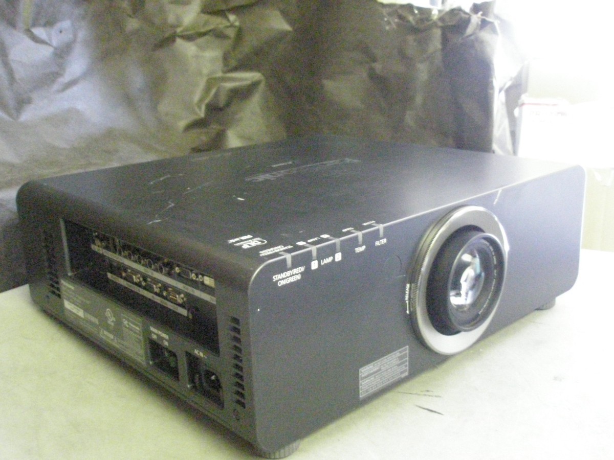 Panasonic PT-DZ6700L 6000ルーメン ランプ使用976H PANASONIC