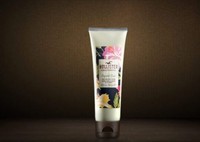 Hollister Co. Womens Crystal Cove Hand And Body Cream 4.2 Oz / 125 Ml Hollister Co. Womens Crystal Cove Hand And Body Cream 4.2 Oz / 125 Ml