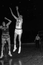 Joe Roberts Of The Syracuse Nationals Shoots 1960S Old Basketball Photo 4
