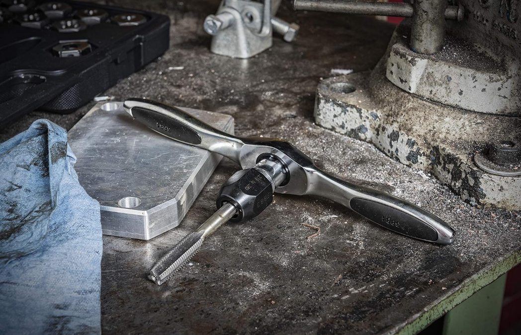 GEARWRENCH 77 Piece SAE/Metric Ratcheting Tap and Die Set 3887 eBay