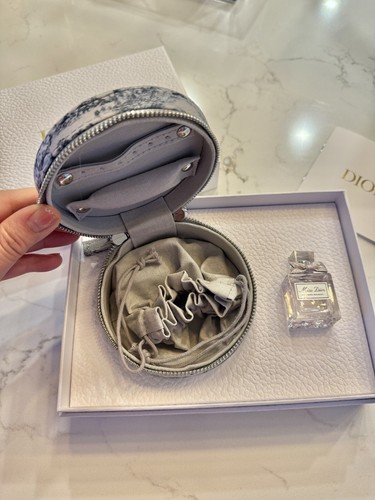 Christian Dior Gold member Birthday gift Jewelry case + Miss Dior 5ml+ Gift Box - Picture 2 of 4