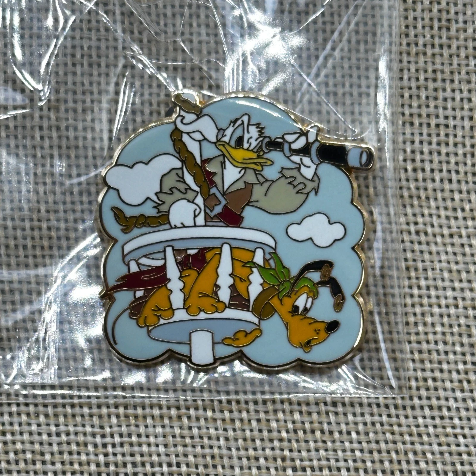 Disney World Pin 2011 Pirates Donald & Pluto WDW
