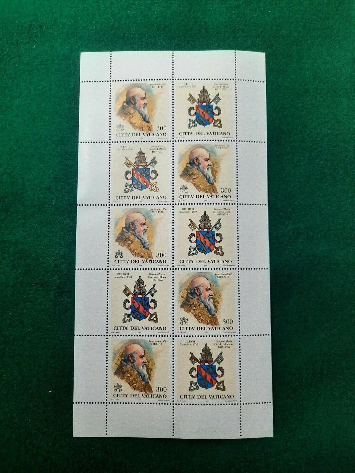 Foto 1 di 8
