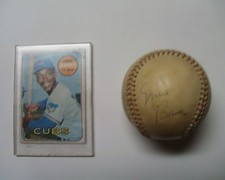 EARNIE BANKS SIGNED BASEBALL & TOPPS #20 1969 BASEBALL CARD CUBS HOF PLAYER