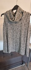 Grau melierter Cold-Shoulder-Pullover mit Was...