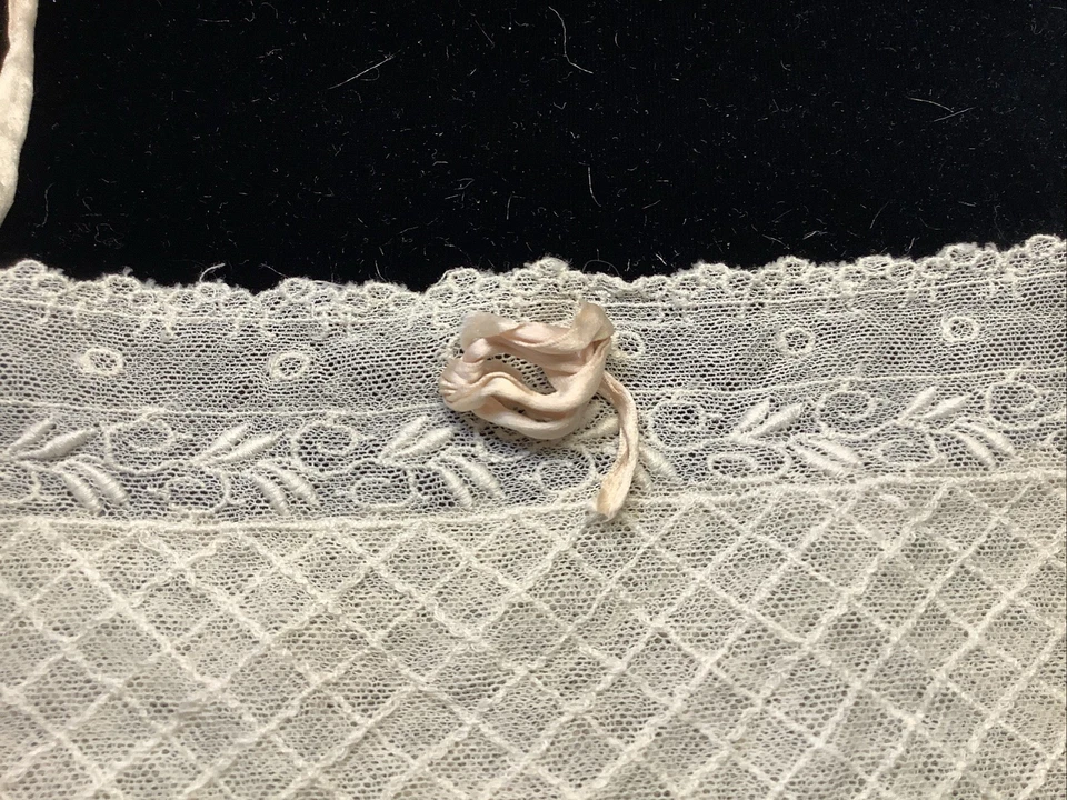 Sujetador bandeau vintage antiguo de los años 20 con aguja de encaje y aleta de seda 3 ganchos Foto 4 de 4