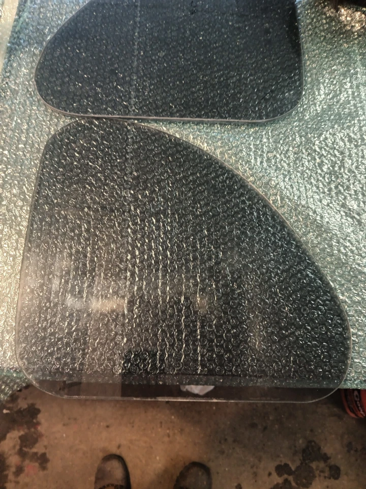 Ford Modelo 48 1935-1936 cupé de 5 ventanas cuarto ventana de vidrio - tintado Foto 4 de 4