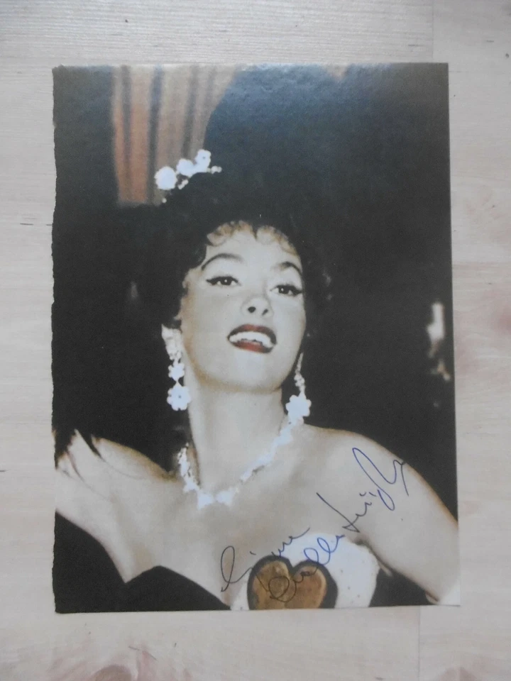 Gina Lollobrigida Autogramm signed A4 Magazinbild  - Bild 1 von 1