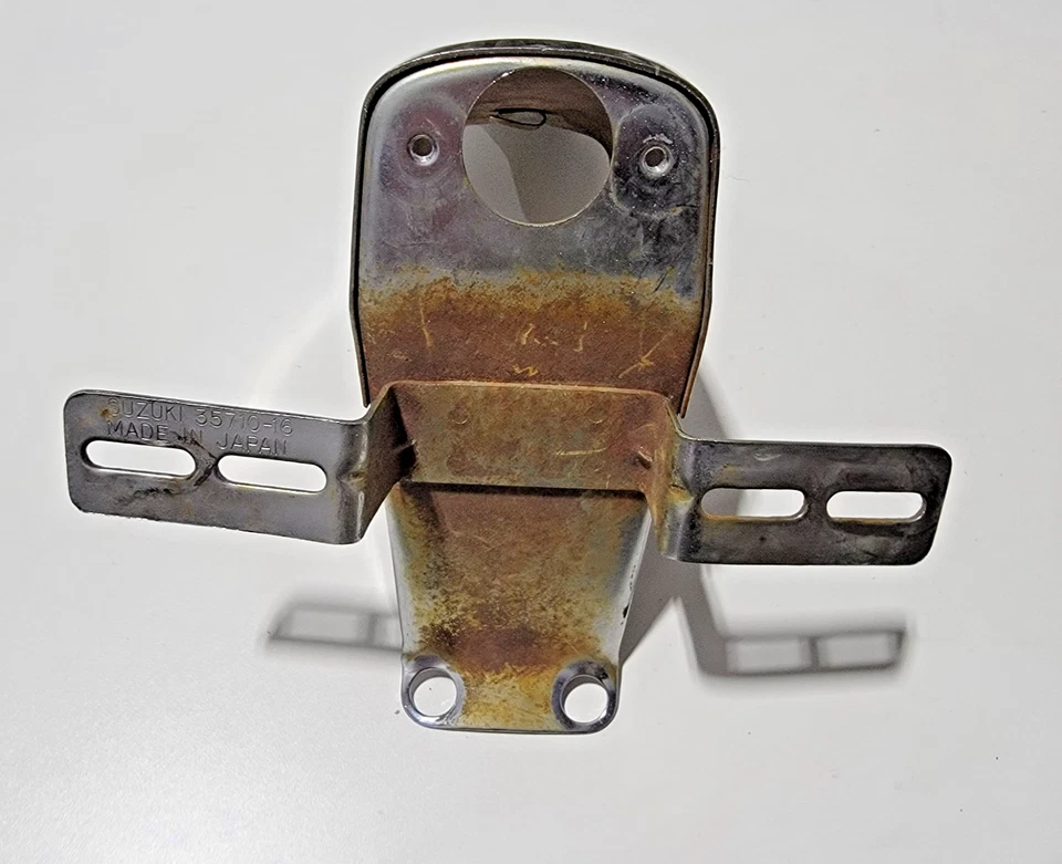 Soporte de matrícula de luz trasera 1973-1977 Suzuki GT750 GT 750 Water Buffalo Foto 4 de 4