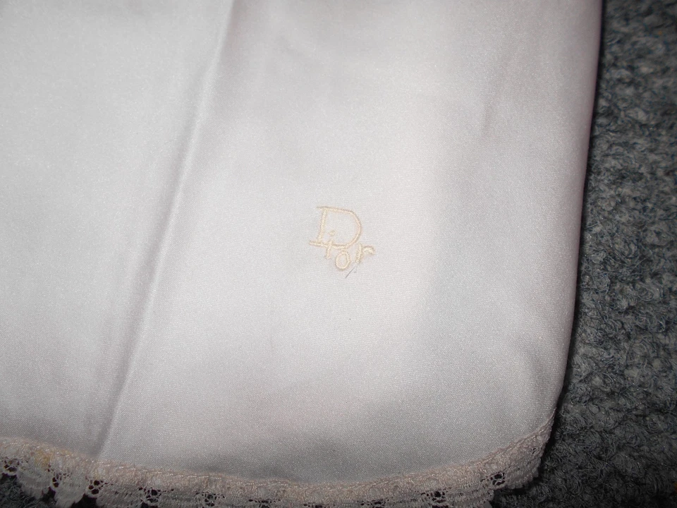 LENCERÍA CHRISTIAN DIOR DE COLECCIÓN AÑOS 80 ¡NUEVA! MUJER MEDIANA ROSA NYLON Y ENCAJE TOP Foto 3 de 4