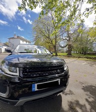 Black Range Rover Evoque 2017