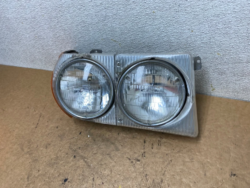 Оригинальная правосторонняя фара для Mercedes R107 C107 класса SLC 1972-1989 S7305 DW - Изображение 2 из 4