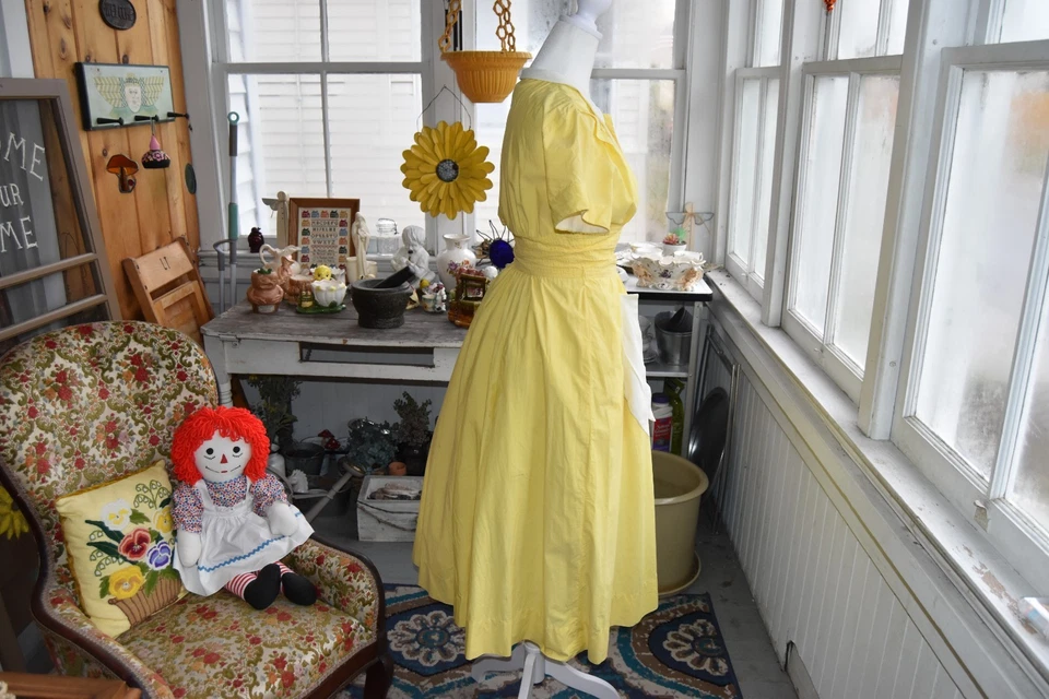 Vestido Vintage Años 50 "Bob Low" Algodón Línea A Cintura Calada Amarillo Mantequilla Talla Pequeña Foto 2 de 4