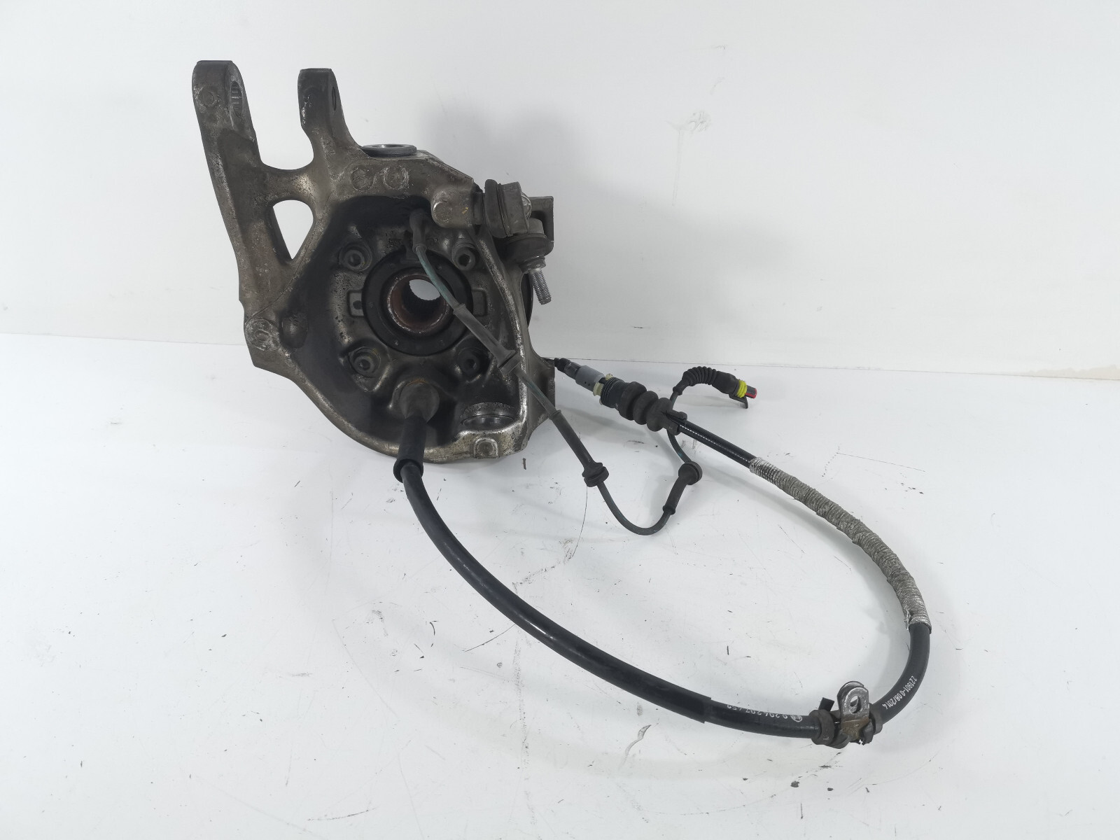 11-19 Maserati GranTurismo S M145 Rear Right Side Spindle Knuckle Hub OEM