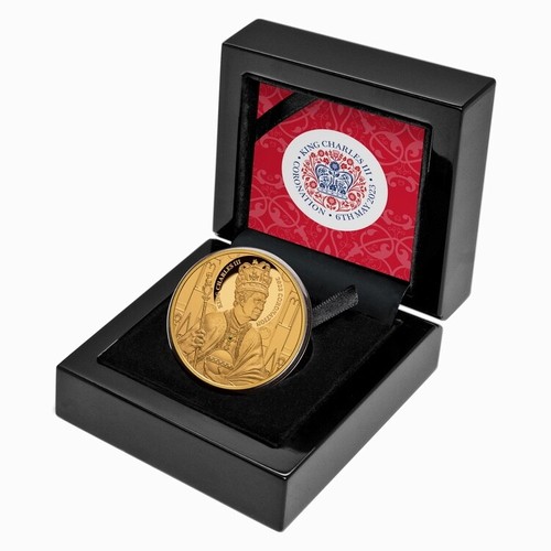 Niue 2023 King Charles III Coronation Queen Elizabeth $100 1 Oz Gold w/EMERALD - Picture 5 of 11