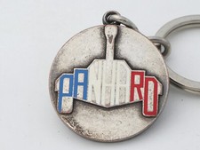 PORTE CLÉS ANCIEN ÉMAILLÉ ARTHUS BERTRAND PARIS - PANHARD AML - AUTOMITRAILLEUSE