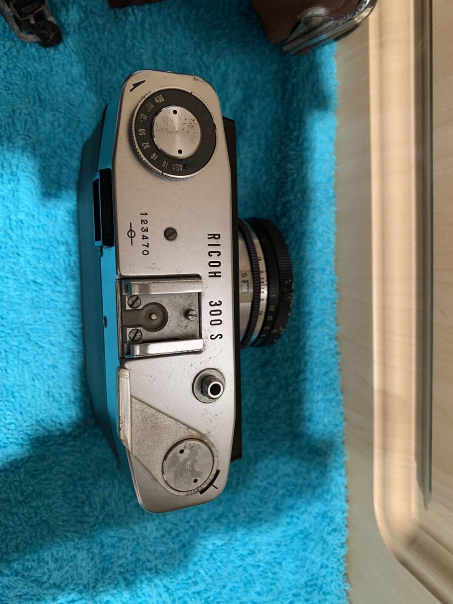 Ricoh 300 S Rangefinder Camera, 45 mm f/2.8 Riken lens With