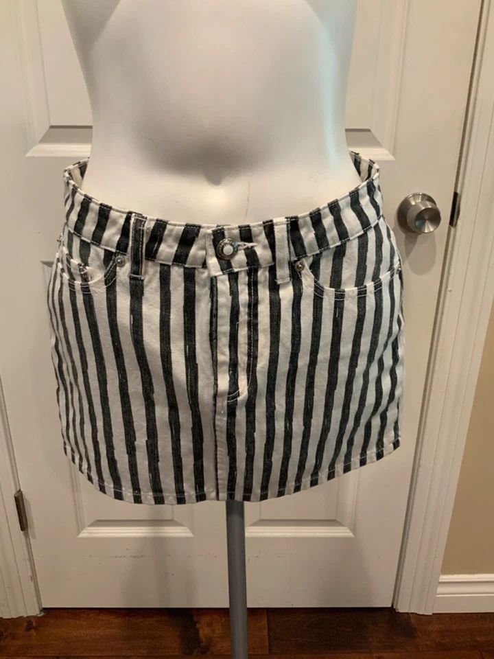 Minifalda Marc by Marc Jacobs blanca negra a rayas denim icono, talla 25 Foto 2 de 4