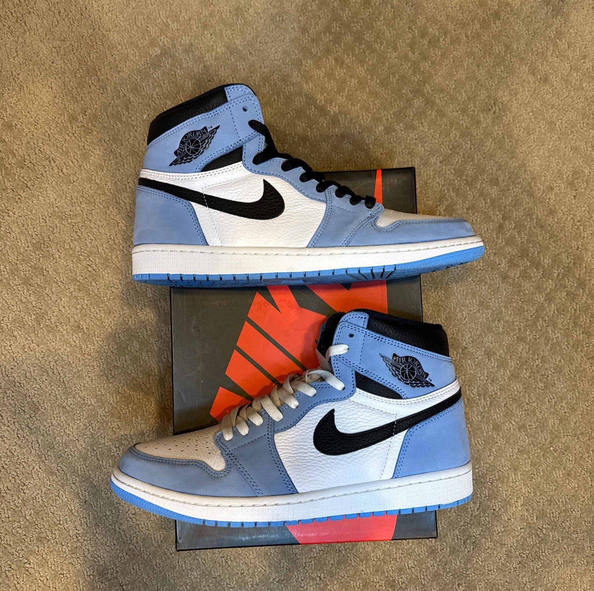 Nike Air Jordan 1 Retro High OG “University Blue” Size 11 | 555088