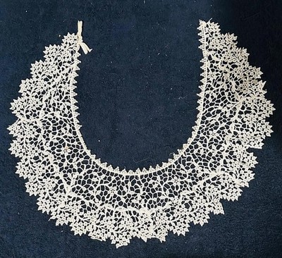 Vintage Estate Point De Neige Collar Snow Point Round Beautiful Venetian Lace
