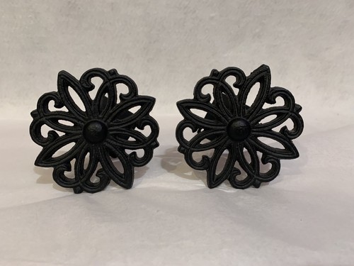 2 schwarze Gusseisen Gardinen Raffhalter Blumenform viktorianischer Stil Gardinenbeschläge