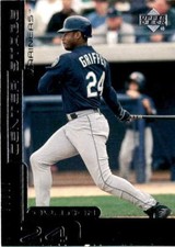 2000 Upper Deck Ovation #CS2 Ken Griffey Jr. Center Stage Silver