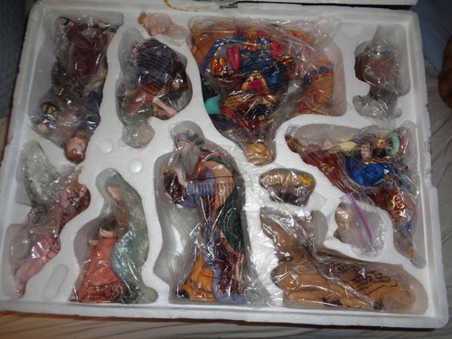 12pc KIRKLAND Christmas Nativity With Crystal Accents No Creche - Picture 2 of 2