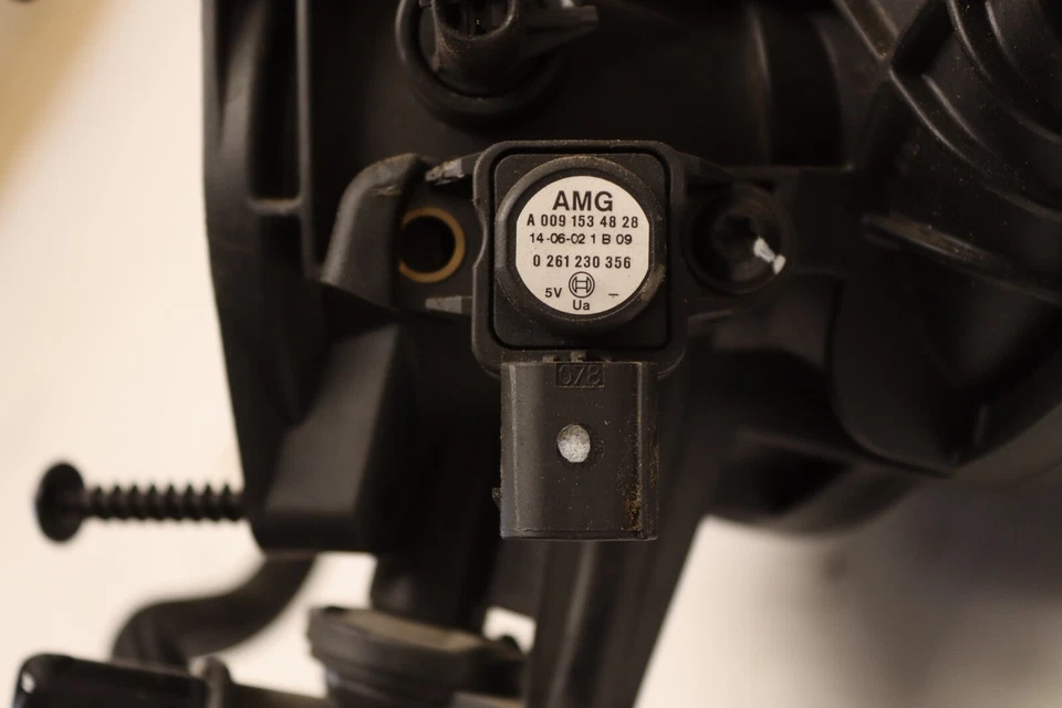 2014-2019 MERCEDES CLA45 AMG C117 2.0L ENIGNE AIR INTAKE MANIFOLD OEM - Image 4 of 4