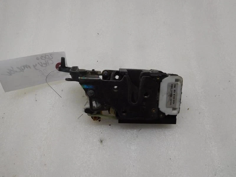 Привод замка правой задней двери R/R 2000 CHEVROLET MALIBU uHO53 - Изображение 2 из 3