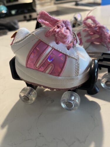 Lot of 3 Pairs Build-A-Bear Shoes, Skechers, Converse & Roller Skates - Imagen 3 de 3
