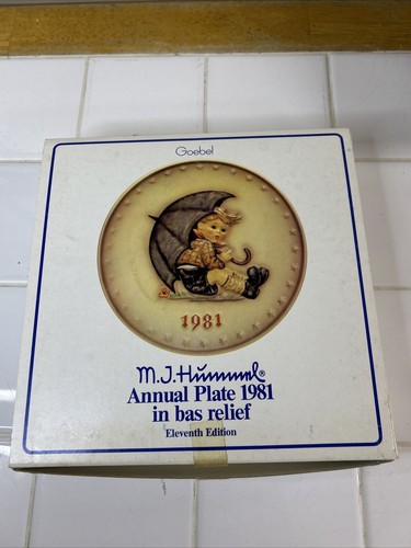 NEW 1981 HUMMEL GOEBEL 11TH EDITION PLATE UMBRELLA BOY w/BOX #274 - Picture 8 of 8
