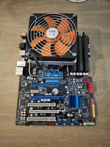 ASUS P6T SE DDR3 Socket 1366 Intel X58 Motherboard + Intel Core i7-920 CPU.