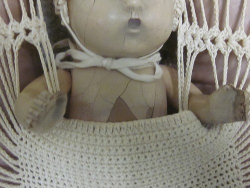 Antique baby doll in pillow- very aged,movable arms & legs - Picture 3 of 7