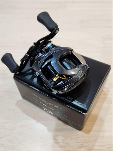 Daiwa Steez A TW HLC 7.1R Baitcast Fishing Reel Right Handle - Picture 2 of 6