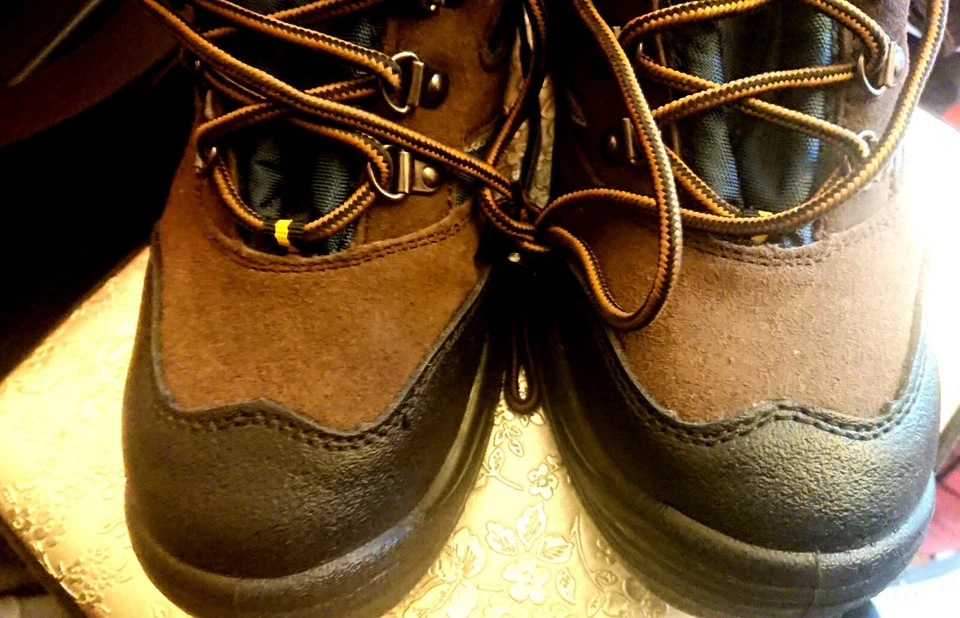 CHAUSSURES DE SECURITE MONTANTE NORME S1P EN DAIM TAILLE 39? PLUTOT 39,5 Unisexe - Photo 4/4