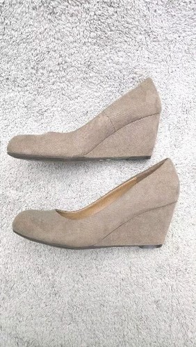 CL By Laundry Heels Womens Sz 6 M Nima Casual Wedge Pumps Officecore Tan Fabric