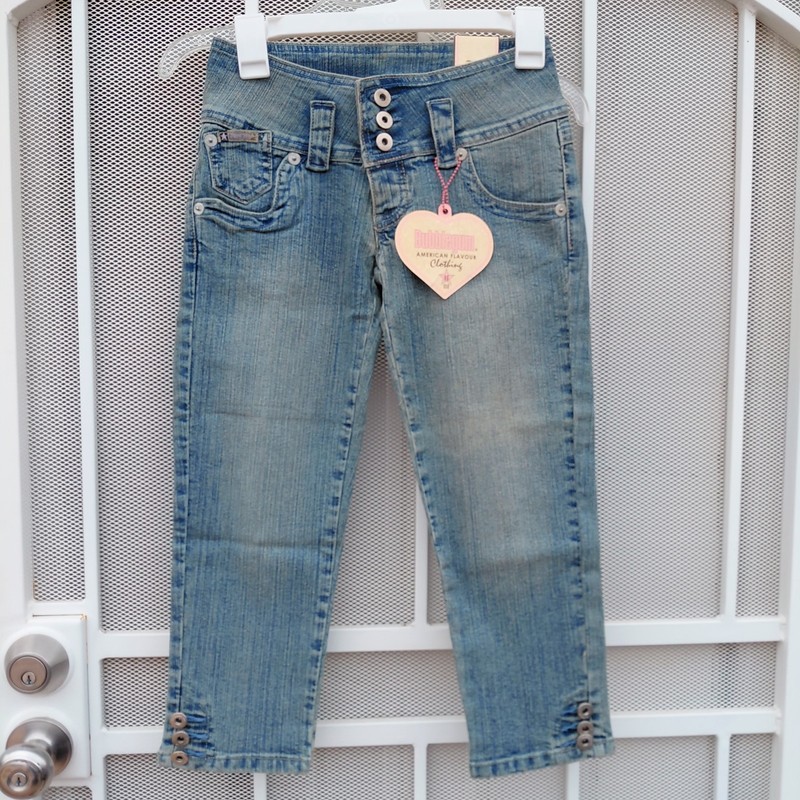 Bubblegum Women's Studded Ankles Capri Low Waist Denim Jeans Size 3/4, Waist 