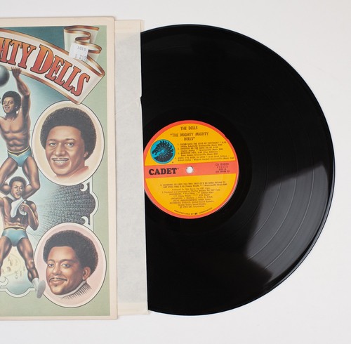 The Dells - The Mighty Mighty Dells LP Record 1974 Cadet Soul 33 RPM - Imagen 3 de 4